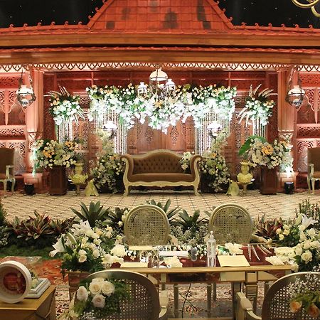 โฮเต็ลซานติก้า พรีเมียร์ เซมารัง Hotel เซอมารัง ภายนอก รูปภาพ