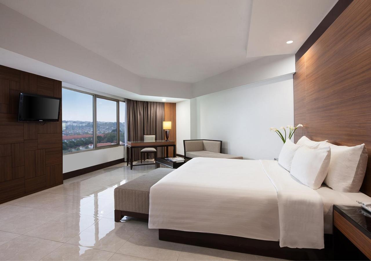 โฮเต็ลซานติก้า พรีเมียร์ เซมารัง Hotel เซอมารัง ภายนอก รูปภาพ