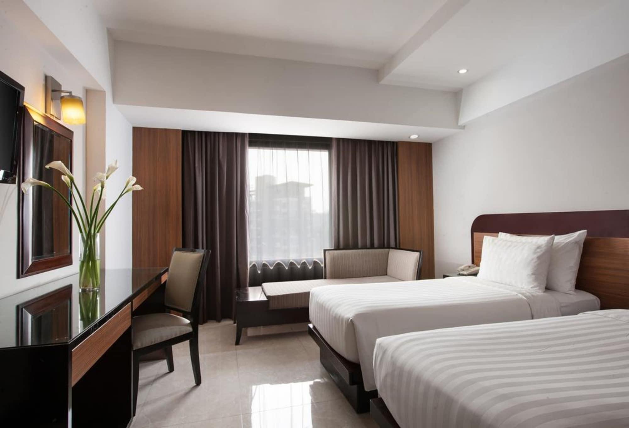 โฮเต็ลซานติก้า พรีเมียร์ เซมารัง Hotel เซอมารัง ภายนอก รูปภาพ