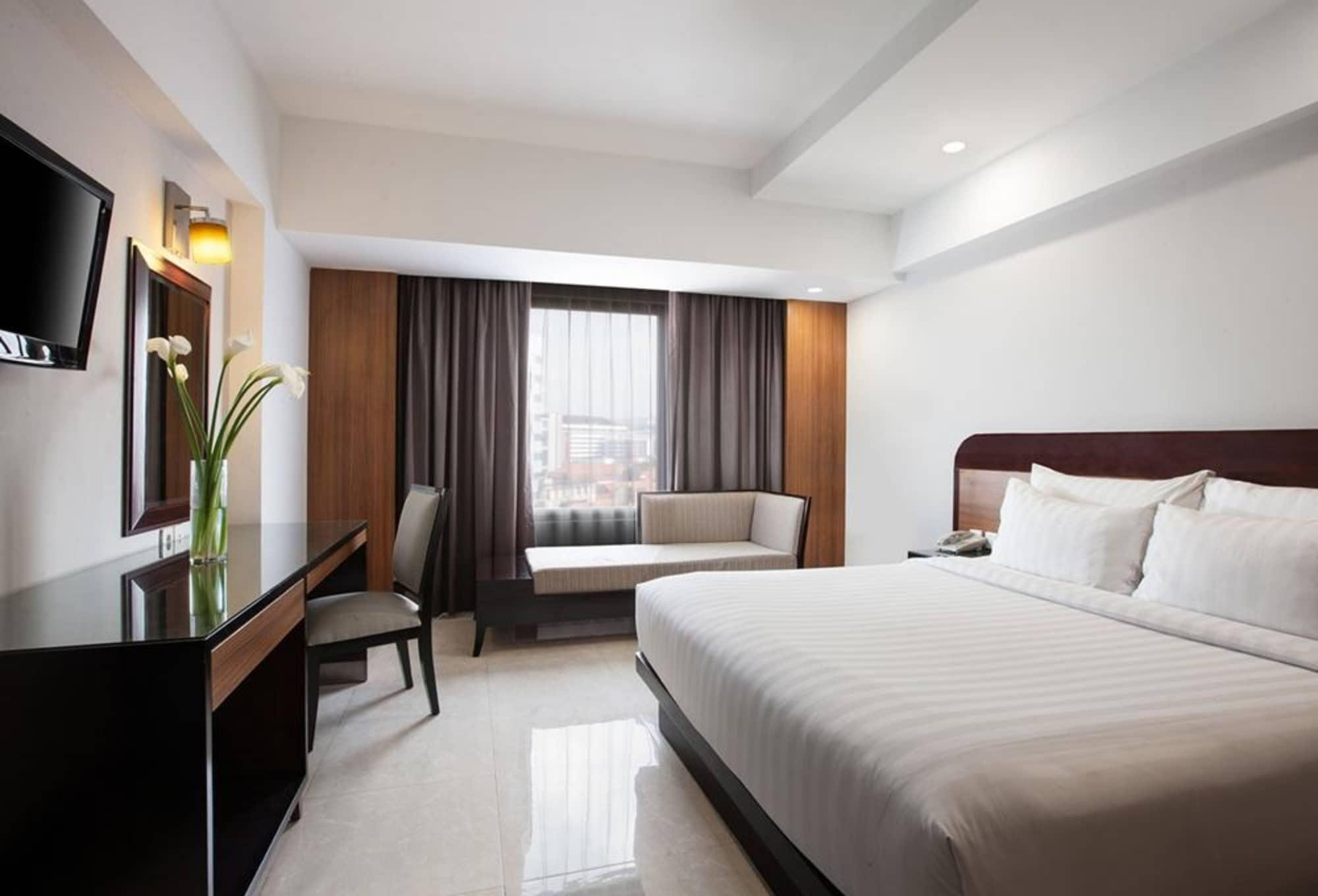 โฮเต็ลซานติก้า พรีเมียร์ เซมารัง Hotel เซอมารัง ภายนอก รูปภาพ