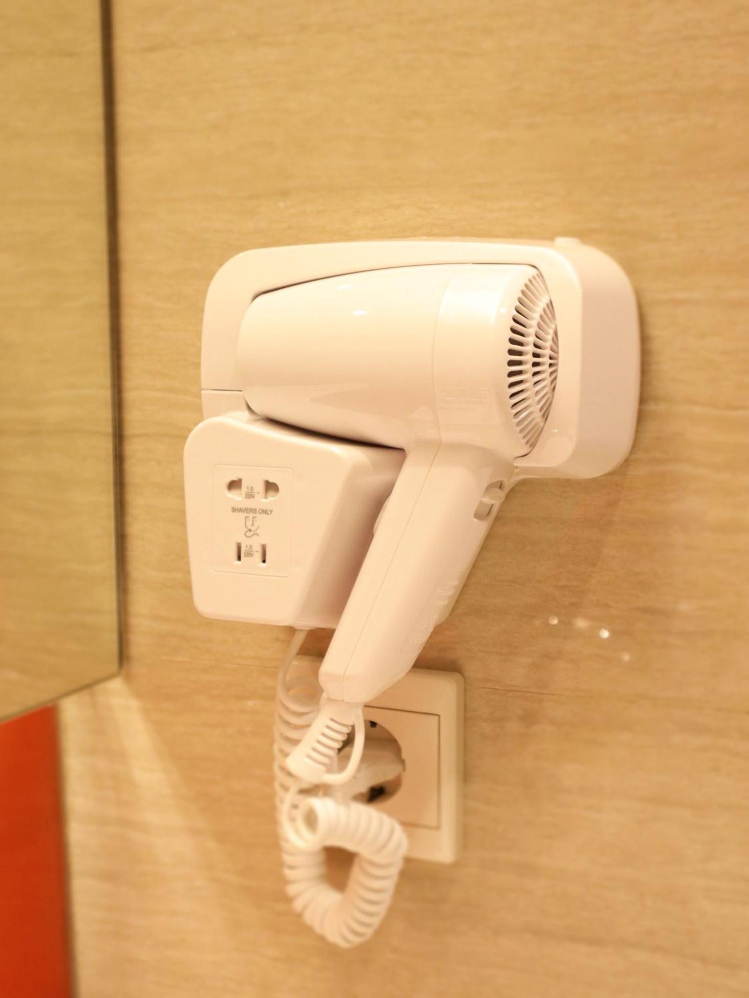 โฮเต็ลซานติก้า พรีเมียร์ เซมารัง Hotel เซอมารัง ภายนอก รูปภาพ