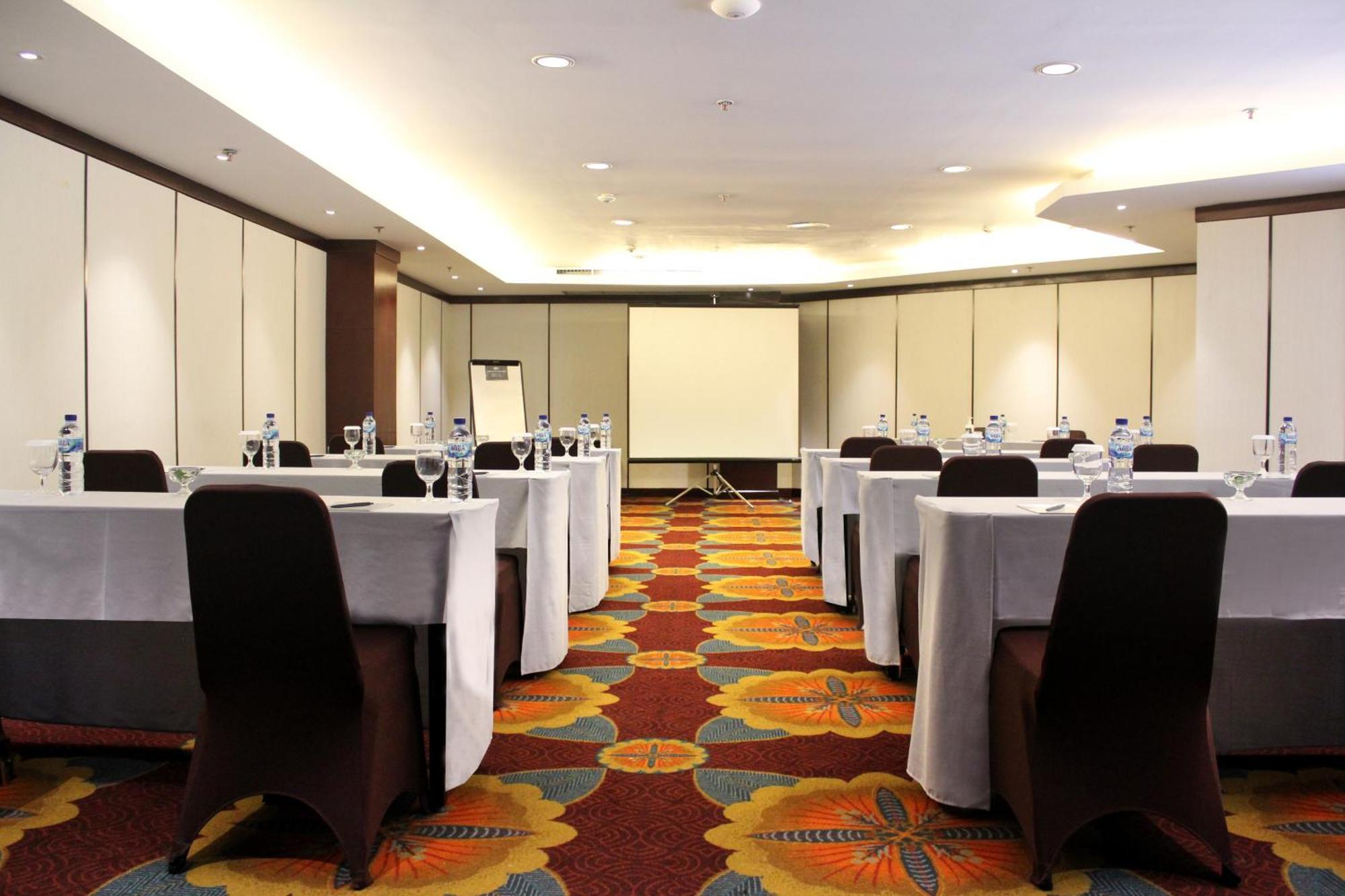 โฮเต็ลซานติก้า พรีเมียร์ เซมารัง Hotel เซอมารัง ภายนอก รูปภาพ