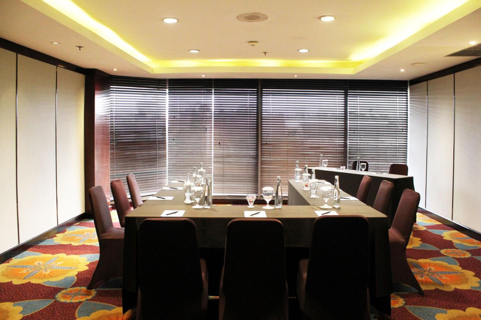 โฮเต็ลซานติก้า พรีเมียร์ เซมารัง Hotel เซอมารัง ภายนอก รูปภาพ