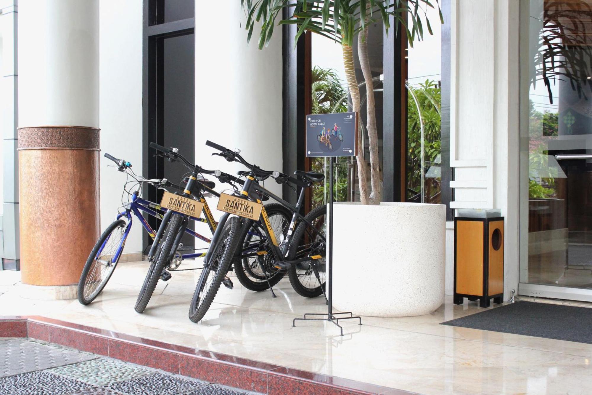 โฮเต็ลซานติก้า พรีเมียร์ เซมารัง Hotel เซอมารัง ภายนอก รูปภาพ