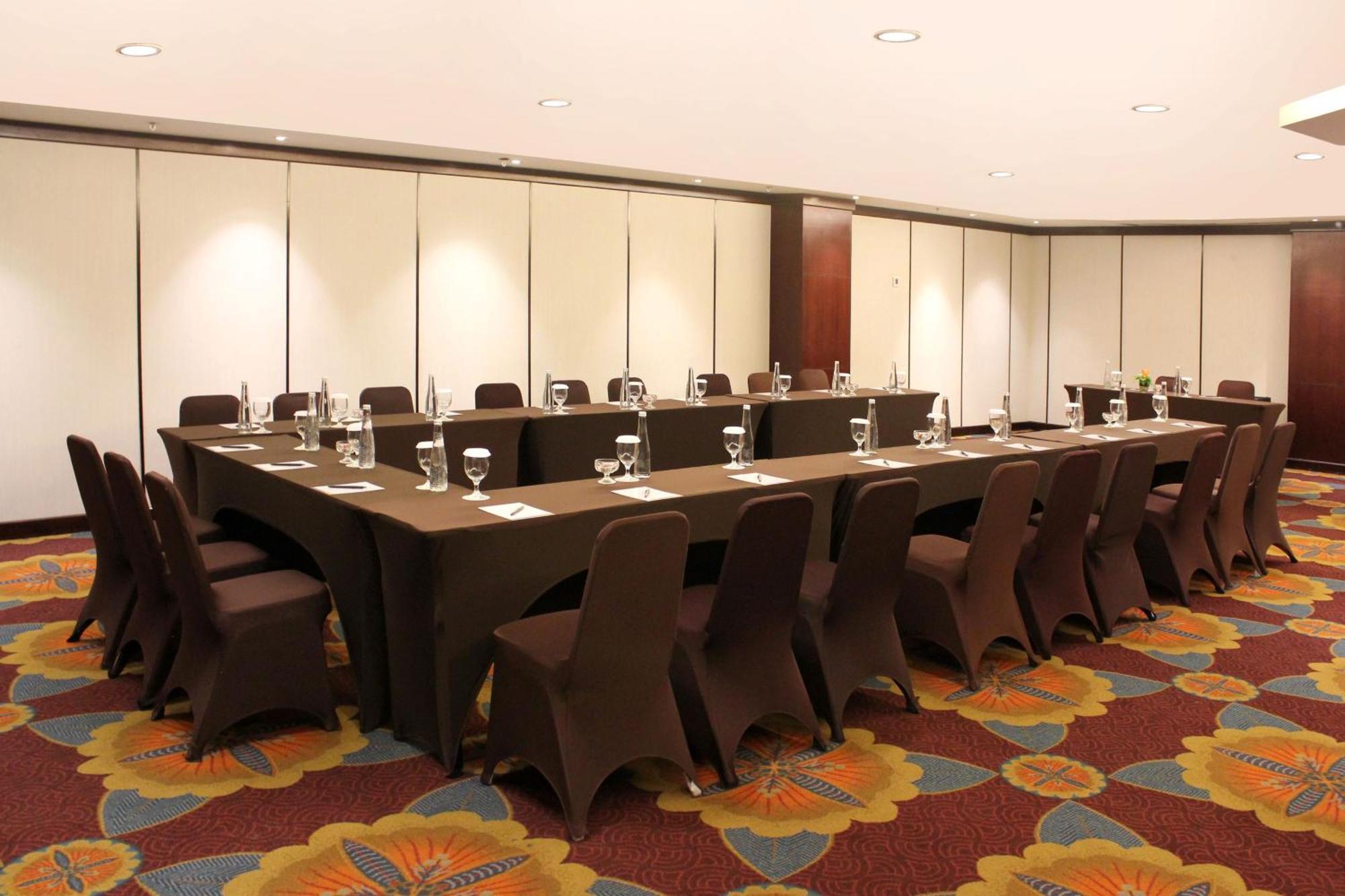 โฮเต็ลซานติก้า พรีเมียร์ เซมารัง Hotel เซอมารัง ภายนอก รูปภาพ